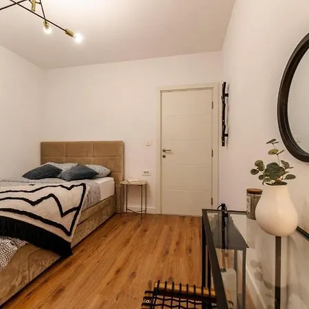 Apartman With A Parking Space - 23131