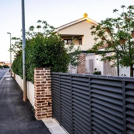 With A Parking Space - 23131